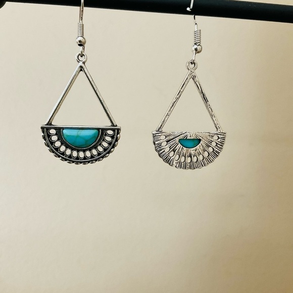 New Vintage Native American Silver Tone Faux Turquoise Dangle Drop Earrings - Picture 7 of 8